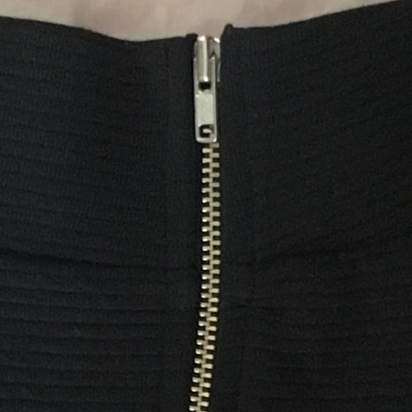 Black Skirt with silver zipper - Picture 3 of 3